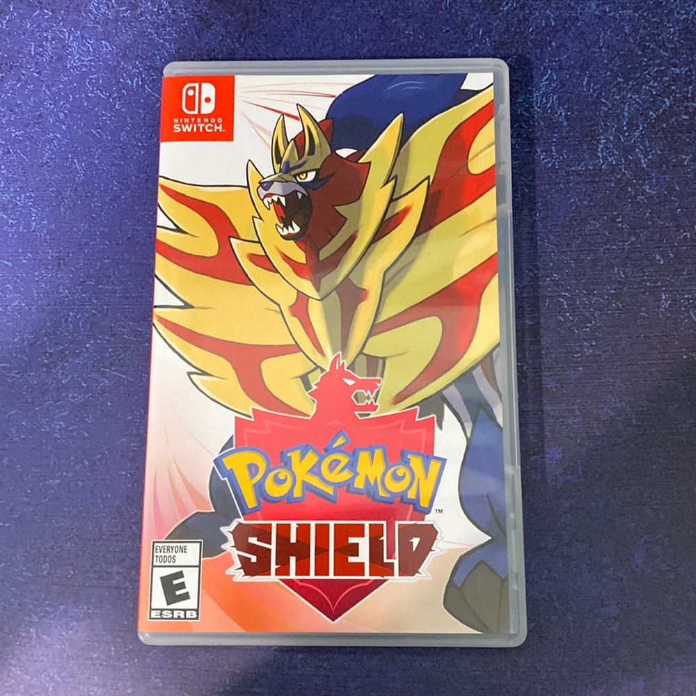 Nintendo Switch- Pokémon Shield - Physical Copy